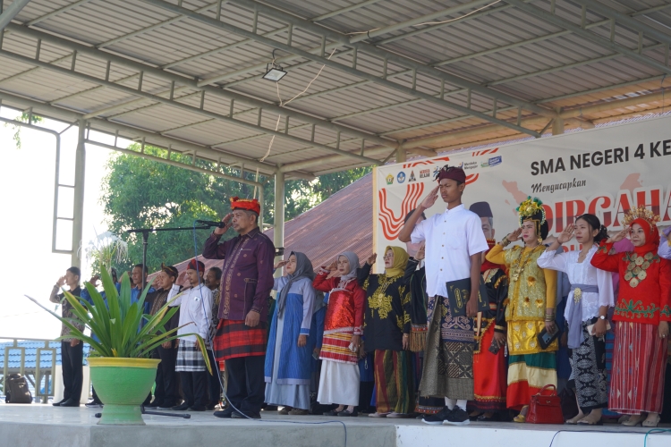 Upacara Peringatan Hari Sumpah Pemuda ke.96 di SMAN 4 Kendari